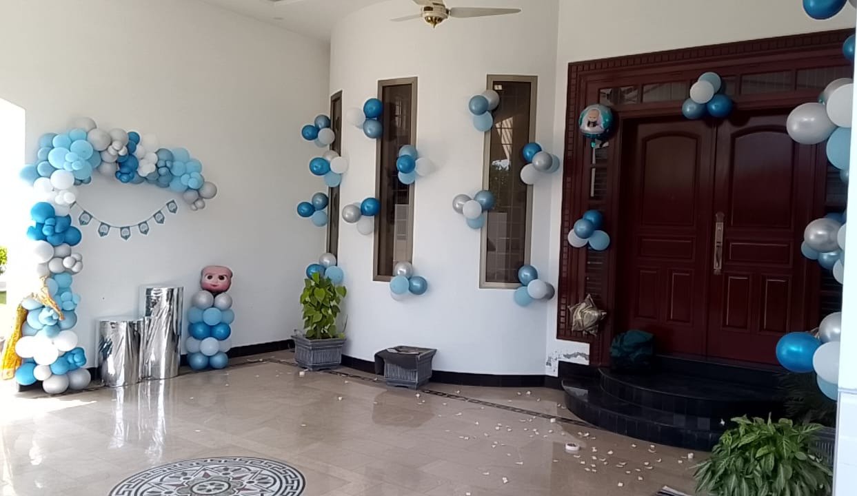 White welcome baby balloon decoration in Sialkot – Events In Sialkot