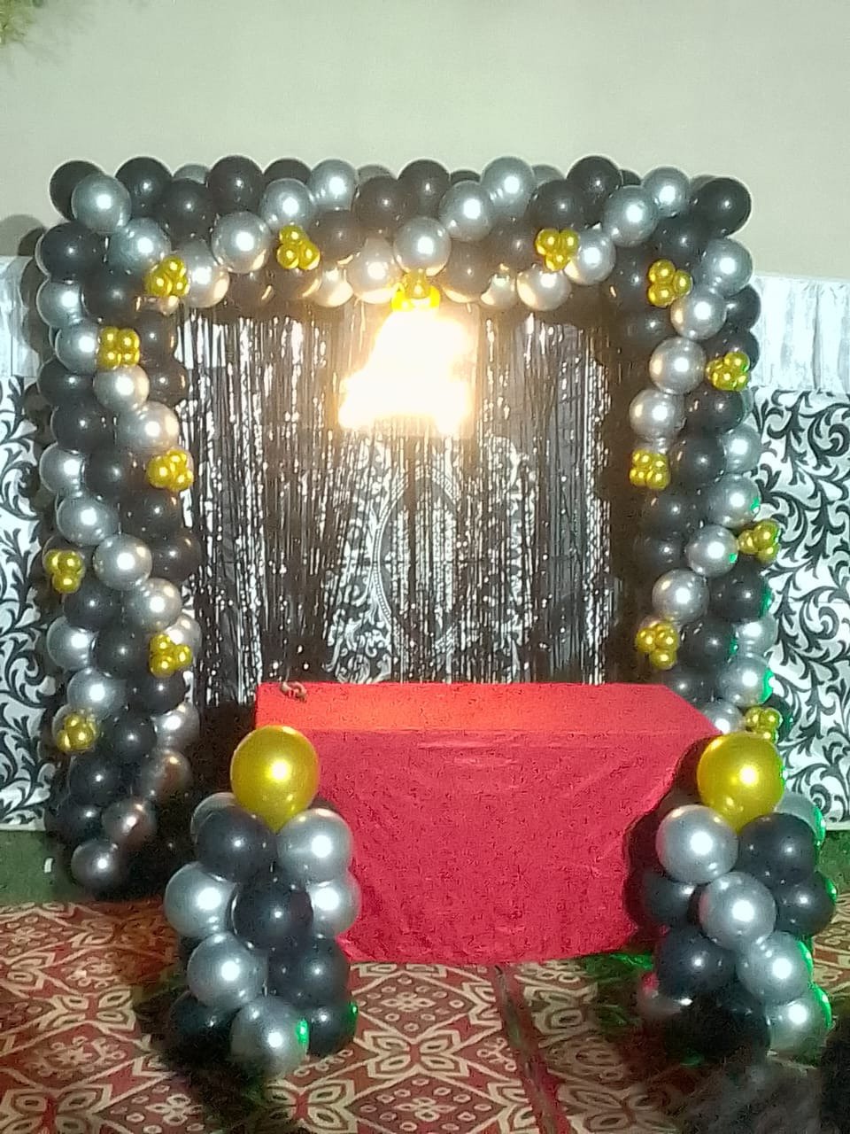 White and red birthday balloon decoration in Sialkot – Events In Sialkot