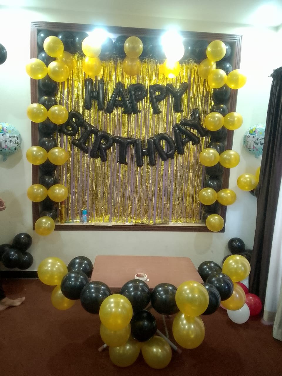 Gold and white birthday balloon decoration in Sialkot – Events In Sialkot