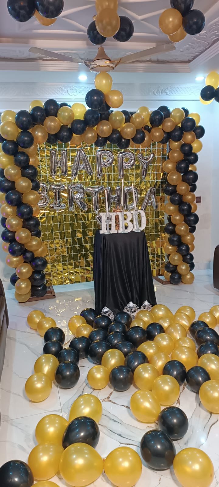 Gold and white birthday balloon decoration in Sialkot – Events In Sialkot