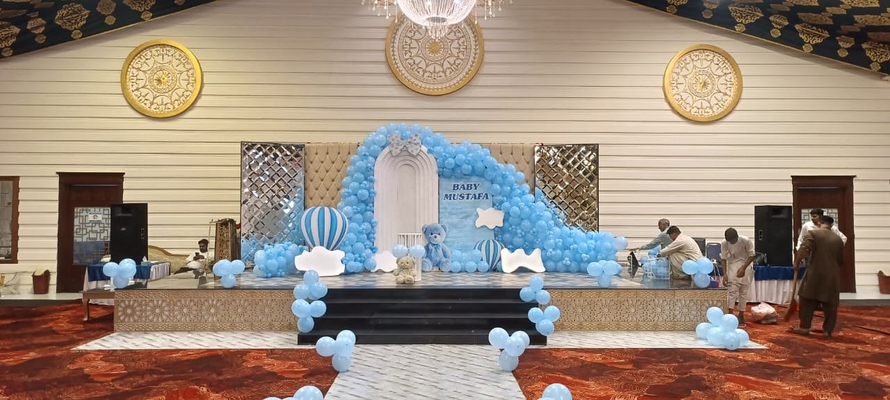 Maroon and orange birthday balloon decoration in Sialkot – Events In Sialkot