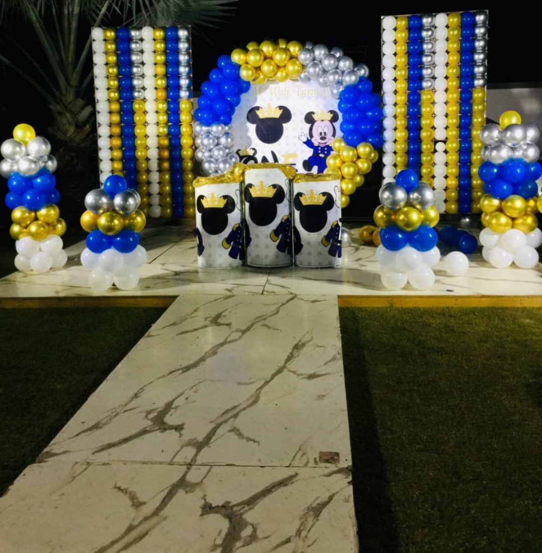 Gold and blue birthday balloon decoration in Sialkot – Events In Sialkot