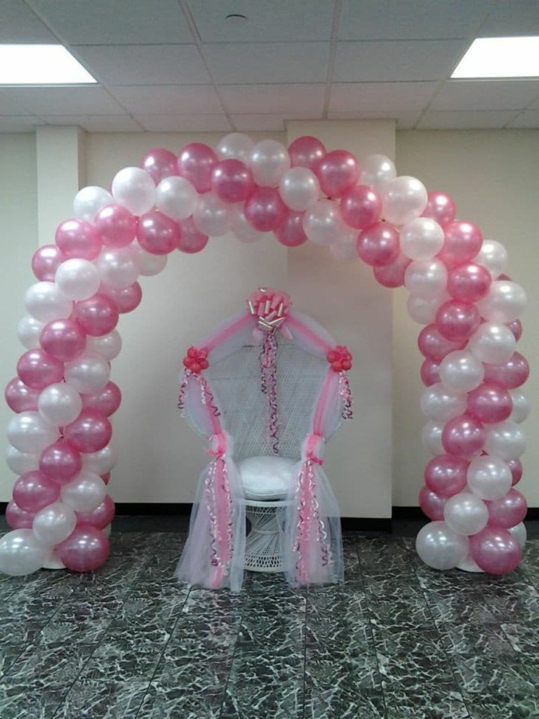 Pink and white birthday balloon decoration in Sialkot – Events In Sialkot