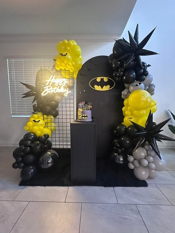 Gold birthday balloon decoration in Sialkot – Events In Sialkot