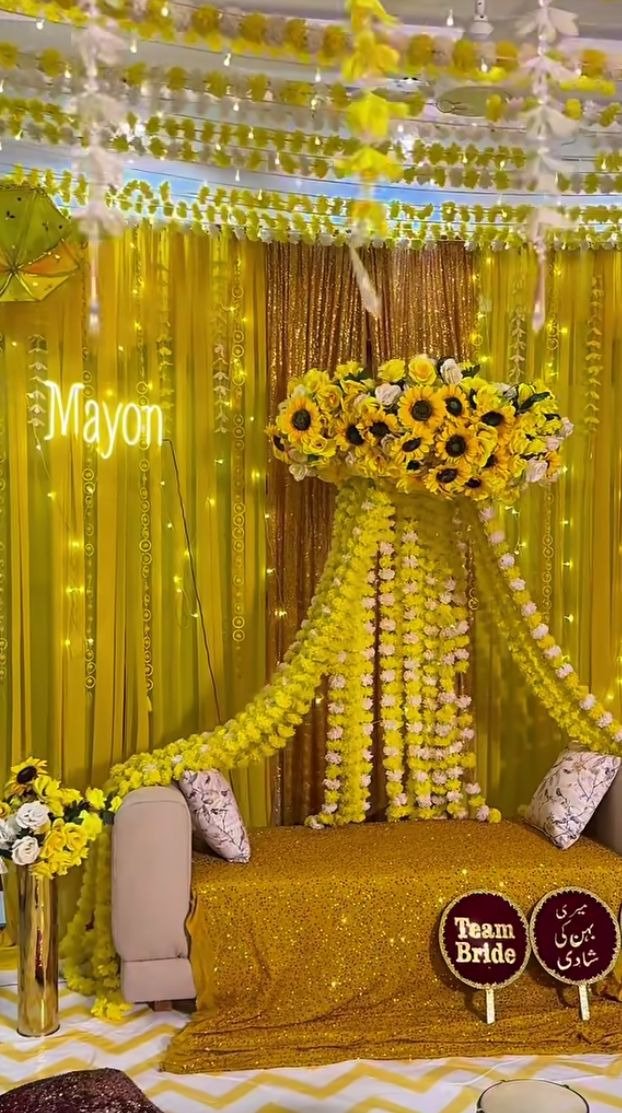 Gold mehndi stage decoration in Sialkot – Events In Sialkot
