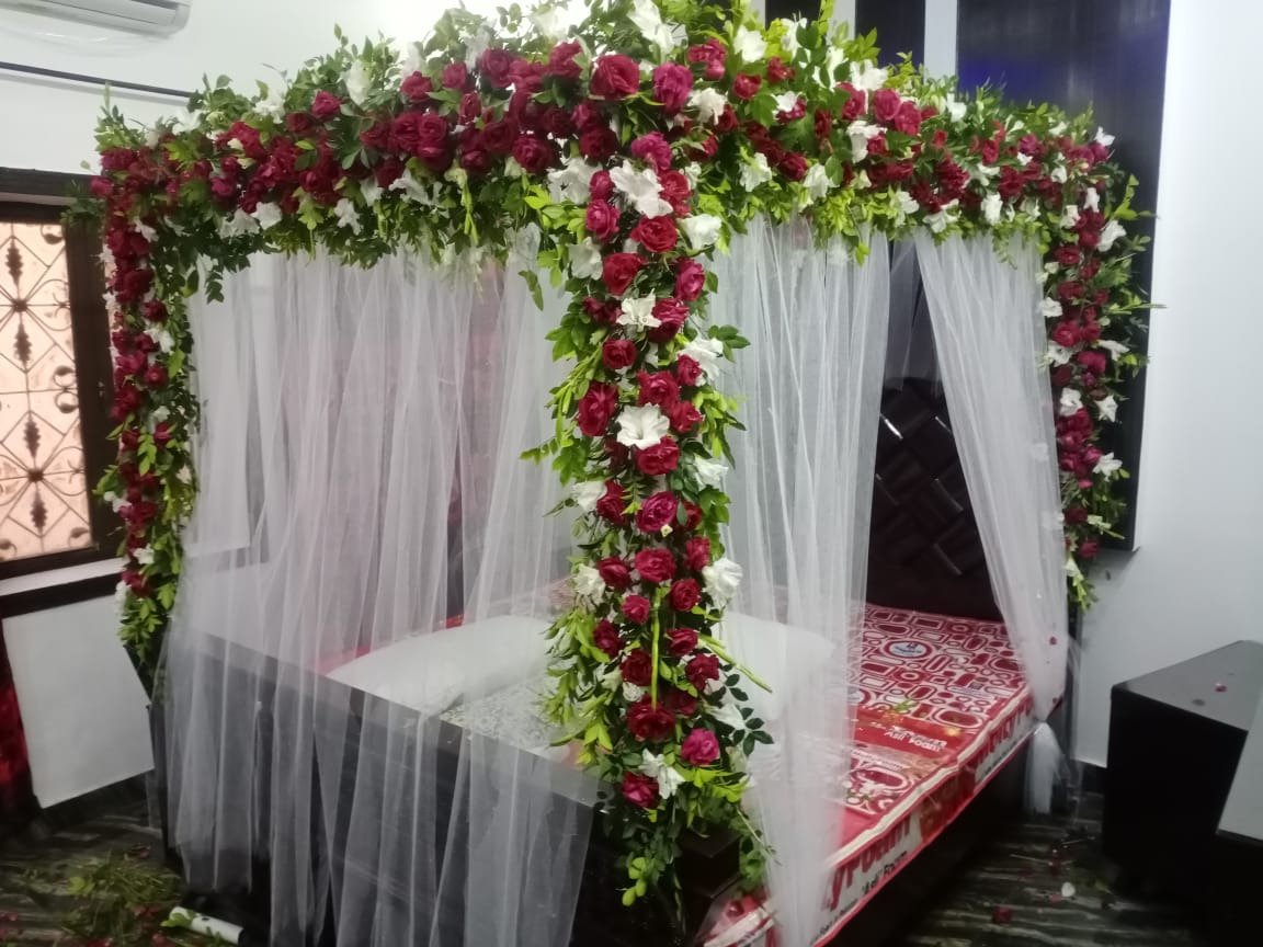 White and green bridal room flower canopy in Sialkot – Events In Sialkot