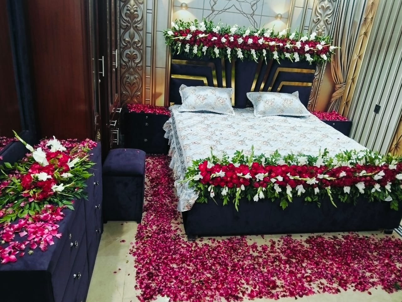 Pink and white bridal room flower canopy in Sialkot – Events In Sialkot