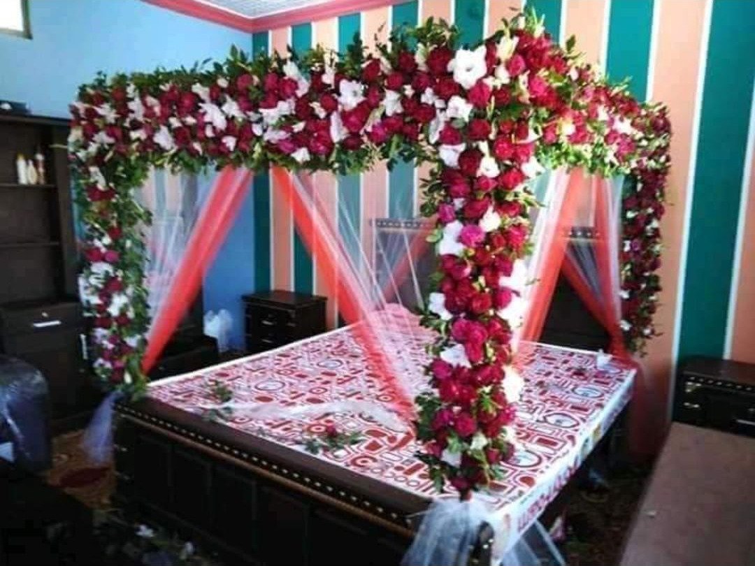 Teal and red bridal room flower canopy in Sialkot – Events In Sialkot